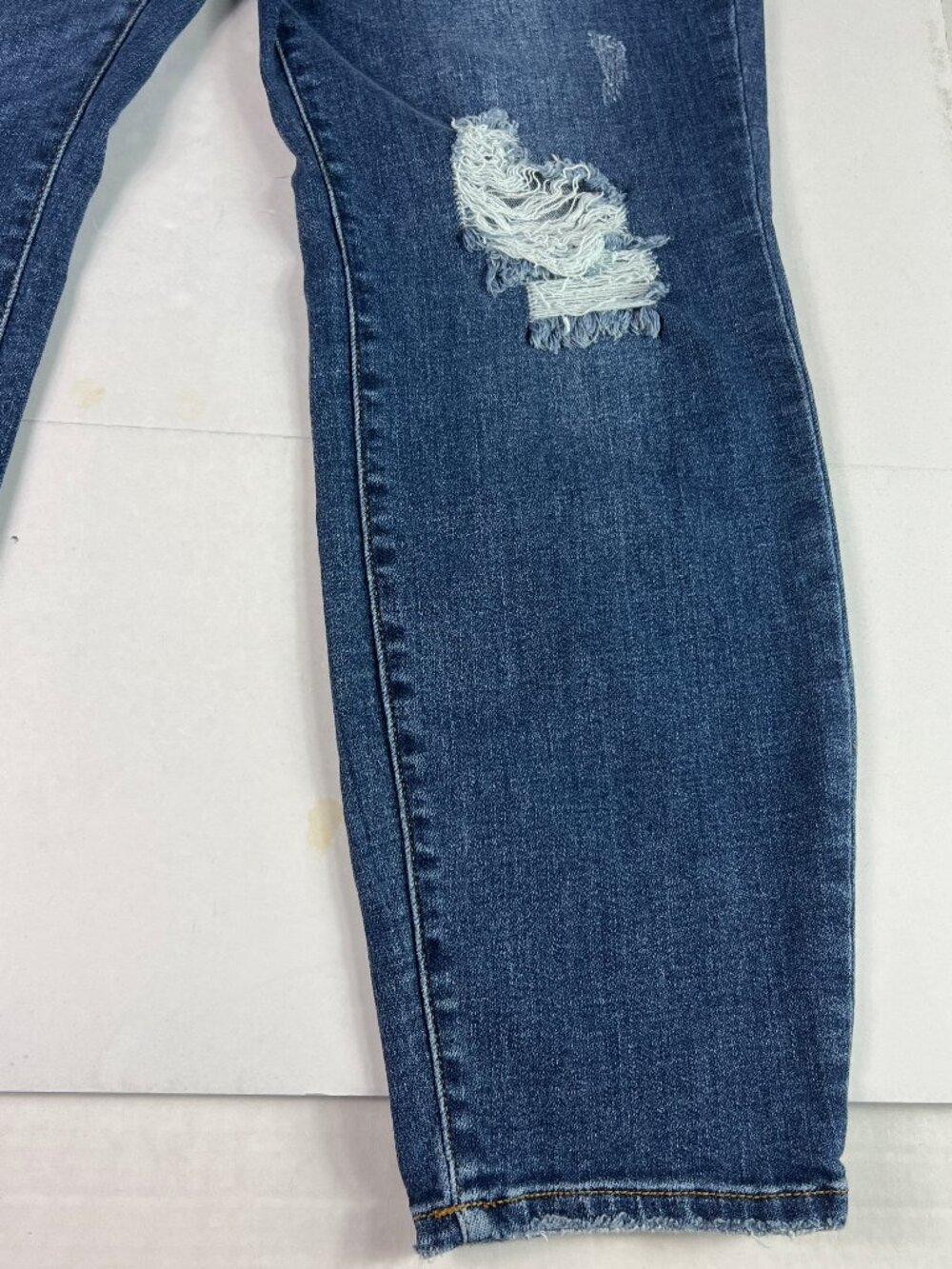 Judy Blue Jeans Women's Plus 34x28* Slim High Rise Blue Distressed Denim Tag 14W - Picture 5 of 16
